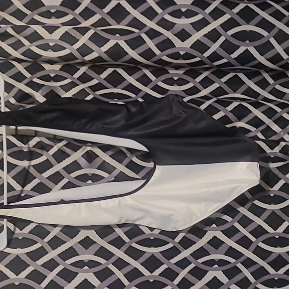 Hot Topic skeleton bathing suit.  Size Med. - Picture 3 of 8